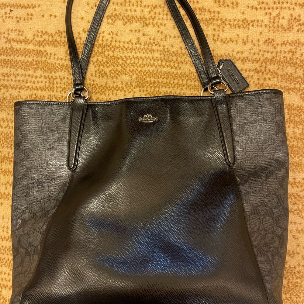 Coach Signature Tote